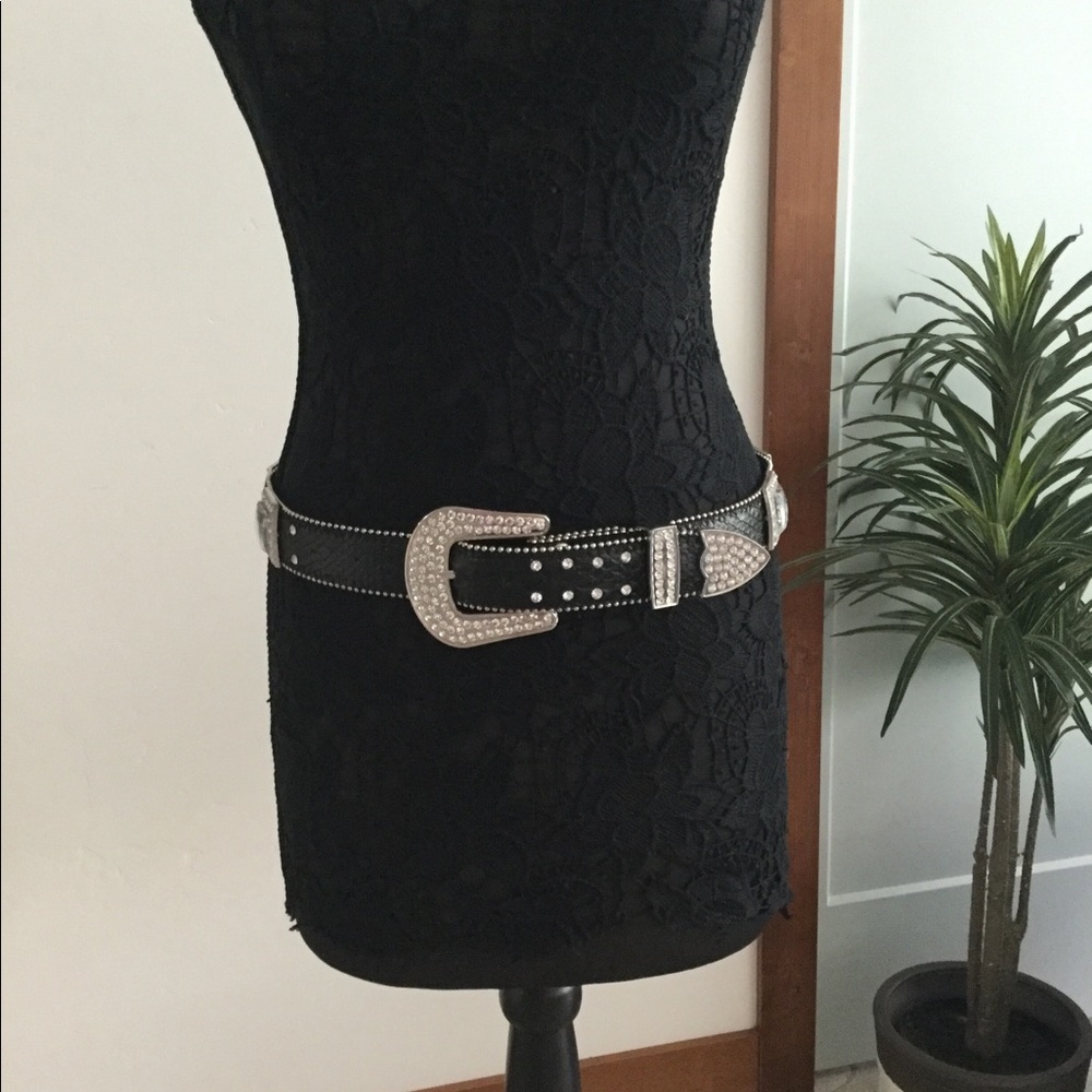 The Buckle Rhinestone Belt - Picture 2 of 8